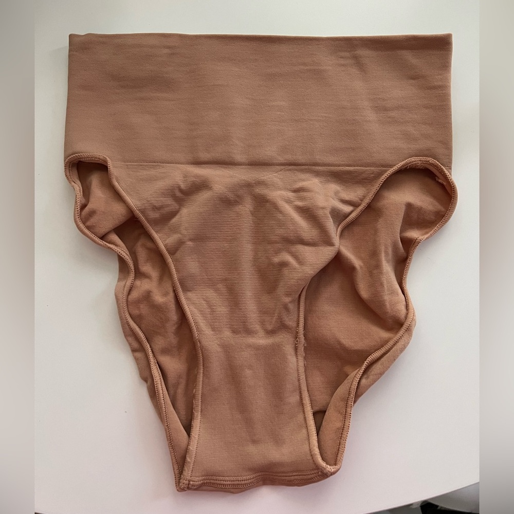 NWOT SKIMS CORE CONTROL BRIEF